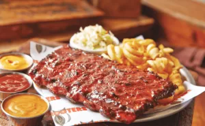 Hooters of Beachplace 11700907_977704835595151_3480176876015990202_o-650x400