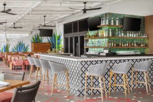 FLLLW_24_Luna_Patio_Bar_393