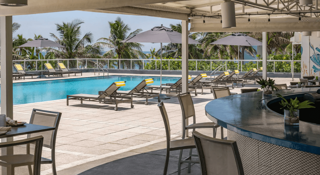 Waves Pool Bar & Grill - Discover Fort Lauderdale Beach