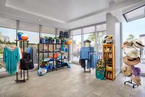cy-fllco-oceanside-market-41523-35344_Classic-Hor